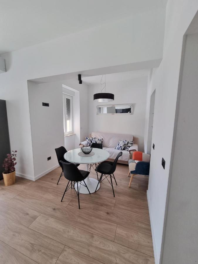 Stivi Luxury Apartments พูลา ภายนอก รูปภาพ